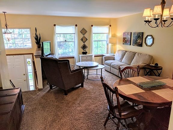4th image of 1033 Manchester Cir