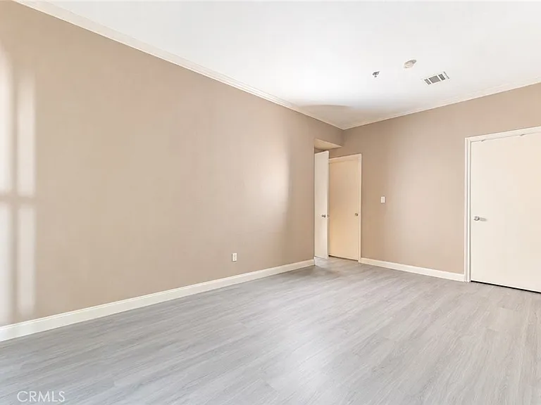 300 N El Molino Ave #117 — Photo 10