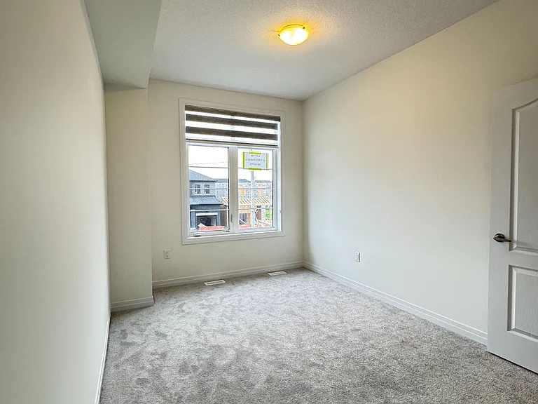52 Cresthaven Hts — Photo 23