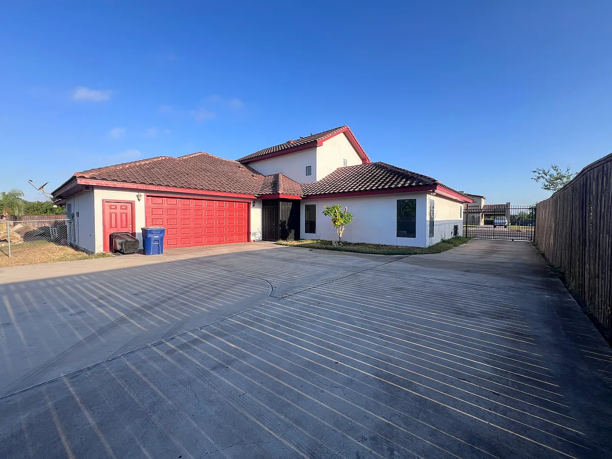 Building Photo - 4713 Quince Ave