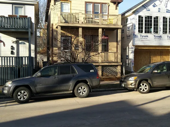 932 E Land Pl, Milwaukee, WI 53202