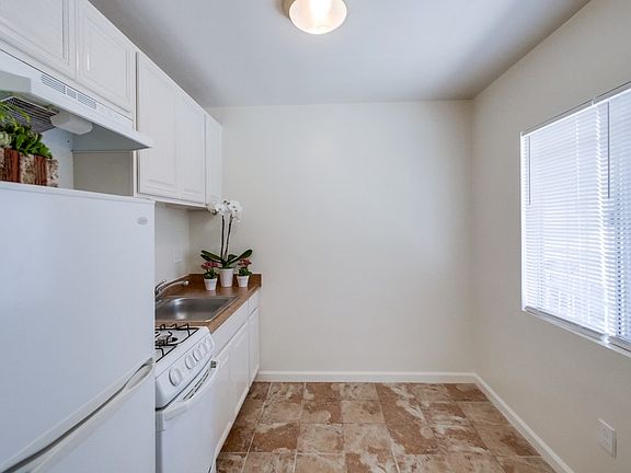 3rd image of 1975 Missouri St APT 4