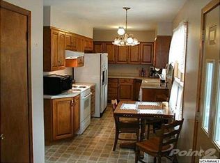 80 10th St SE, Wells, MN 56097