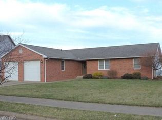 477 Snazzy Cir SW, New Philadelphia, OH 44663