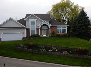 205 Bayhill Ln, Rochester, NY 14609