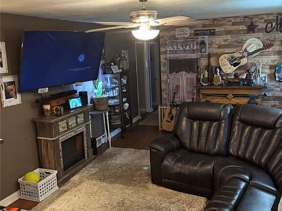 4th image of 3800 Montevideo Dr