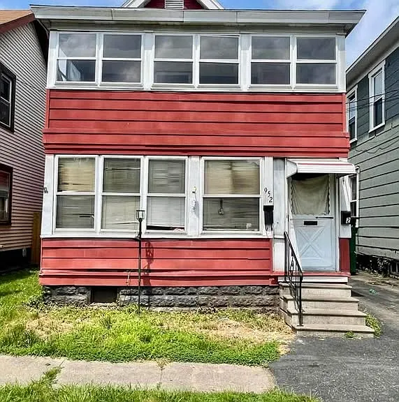 952 Emerson Ave #3 — Photo 1
