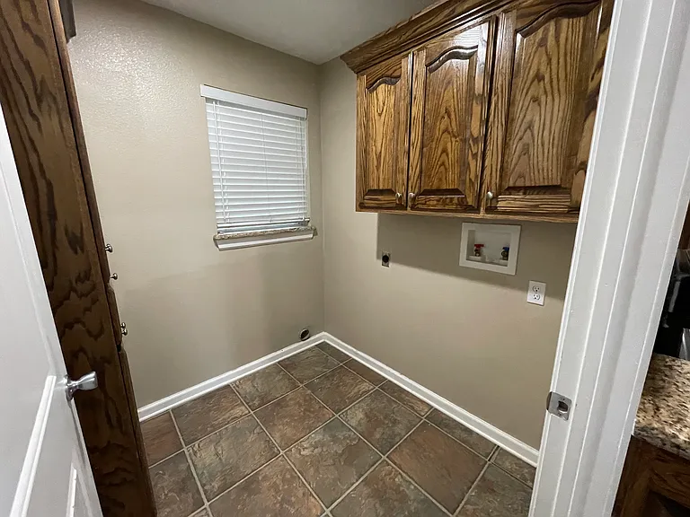 1461 Dawson Dr — Photo 9