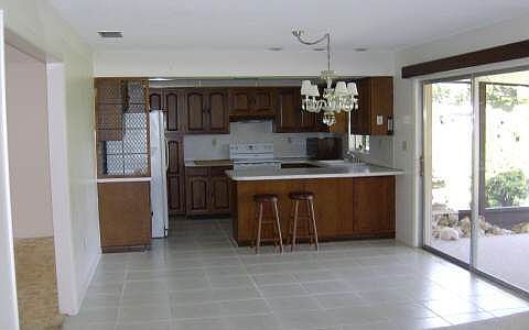 4th image of 102 Murray Ct NW