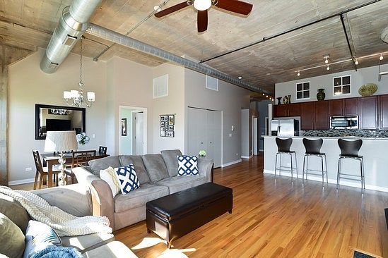 3rd image of 1110 W 15th St Unit 323
