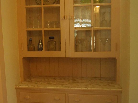 Built-In Butler's Pantry