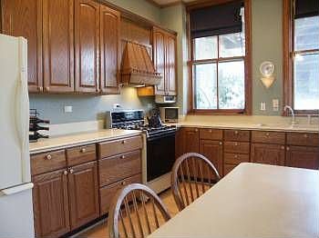 3rd image of 5515 S Woodlawn Ave APT 2