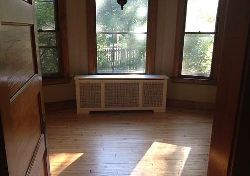 2nd image of 593 Nebraska Ave E