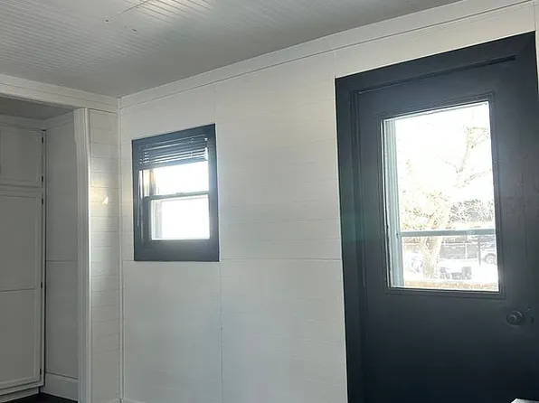 218 N 6th St, Lake City, MN 55041