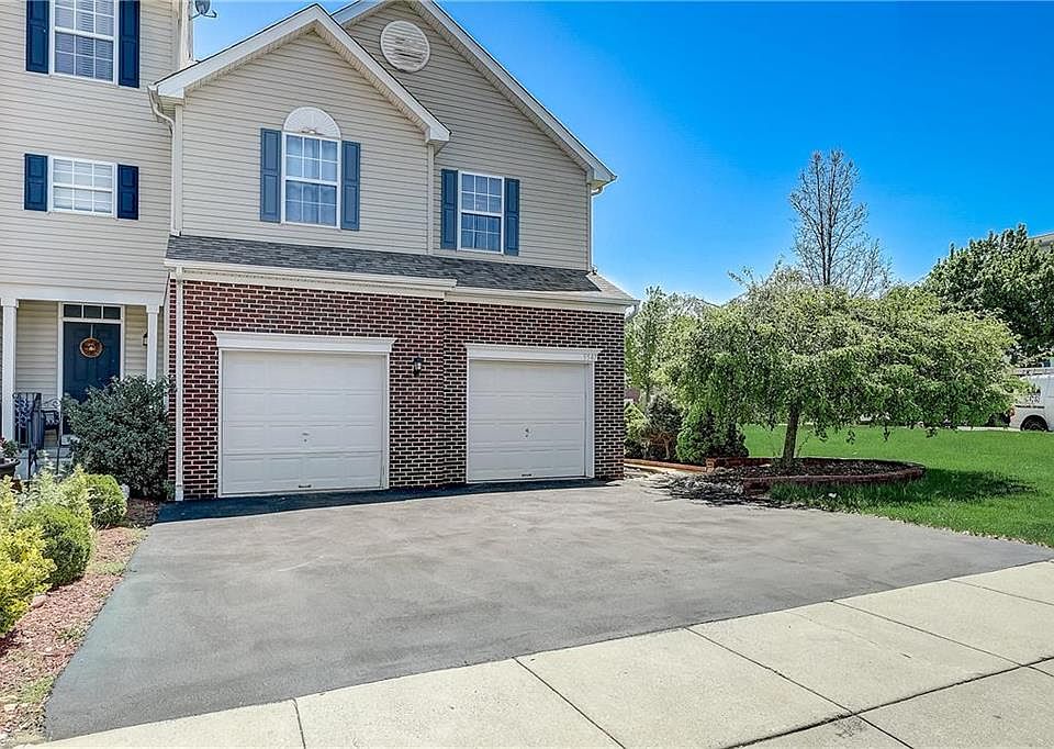5547 Spring Ridge Dr W, Macungie, PA 18062 Zillow