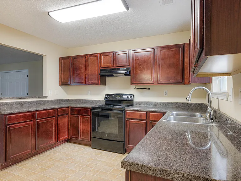 3144 Hopkins Ave — Photo 2