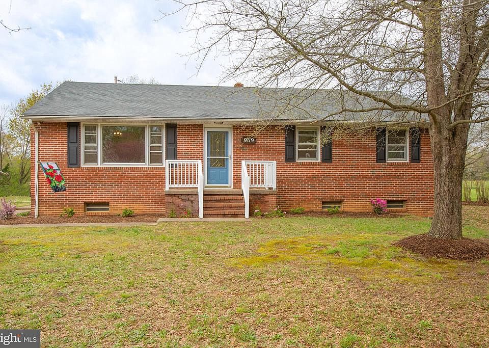 1st image of 9119 Robert E Lee Dr