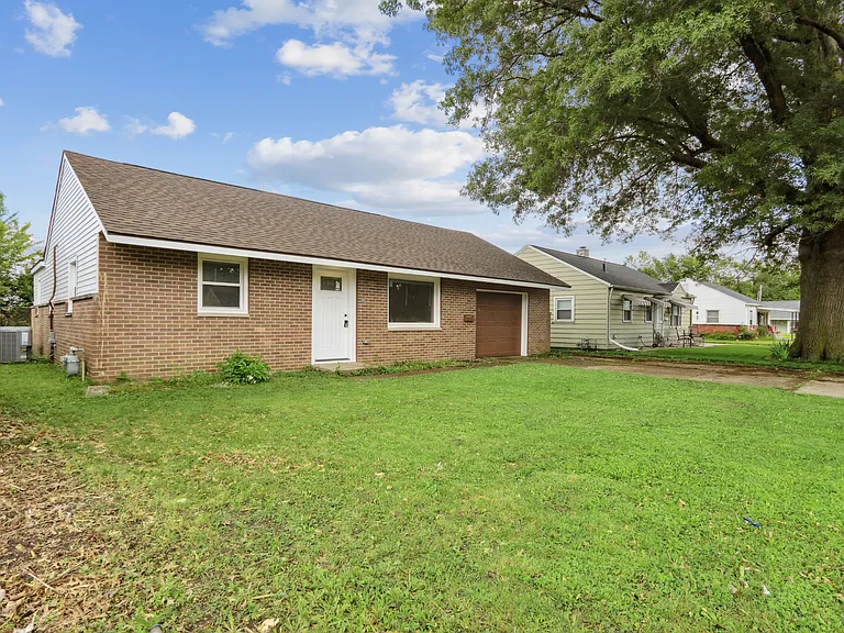 714 Bethume Ct — Photo 2