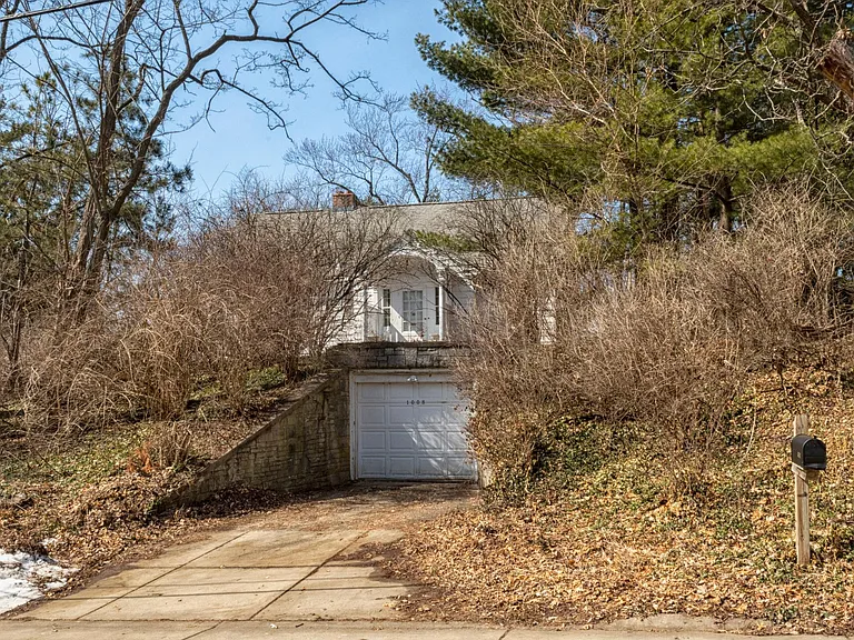 1008 Yale Rd — Photo 1
