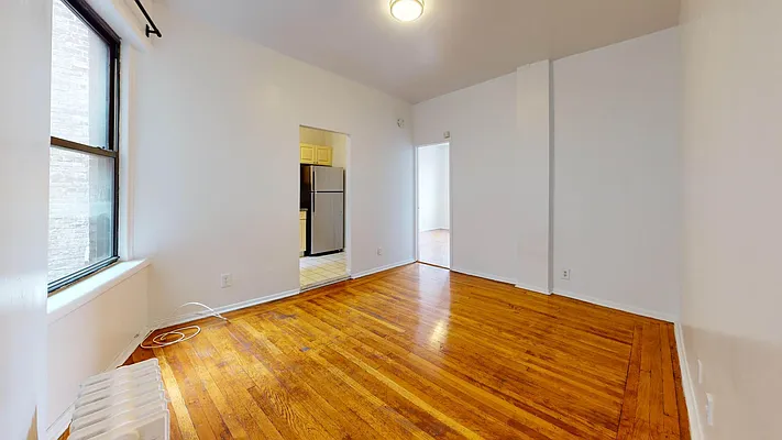 Rented by Bond New York | media 4