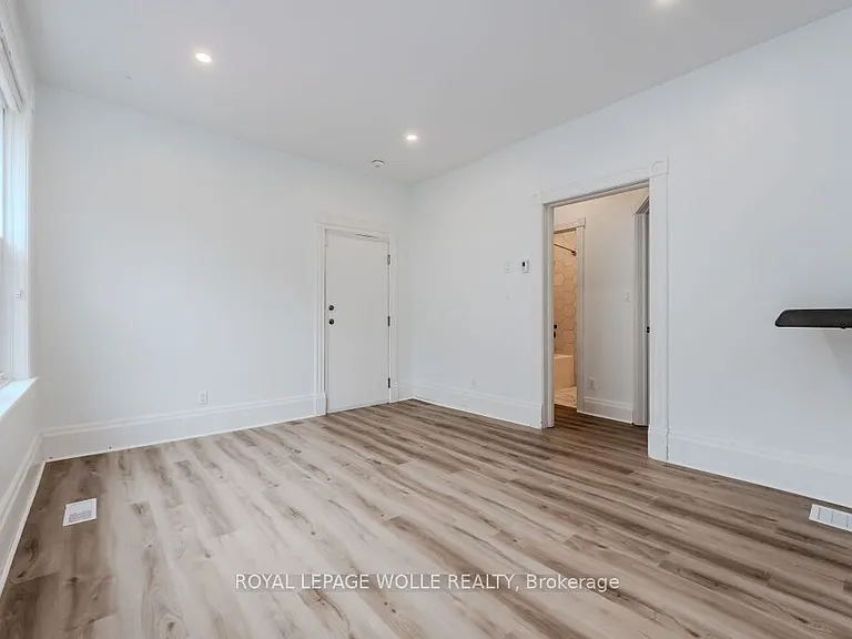 76 Wellington St N #A — Photo 6