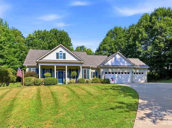 3809 Creek Ridge Dr, Denver, NC 28037