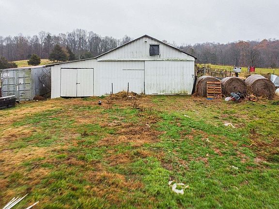 5th image of 2820 Curd Rd