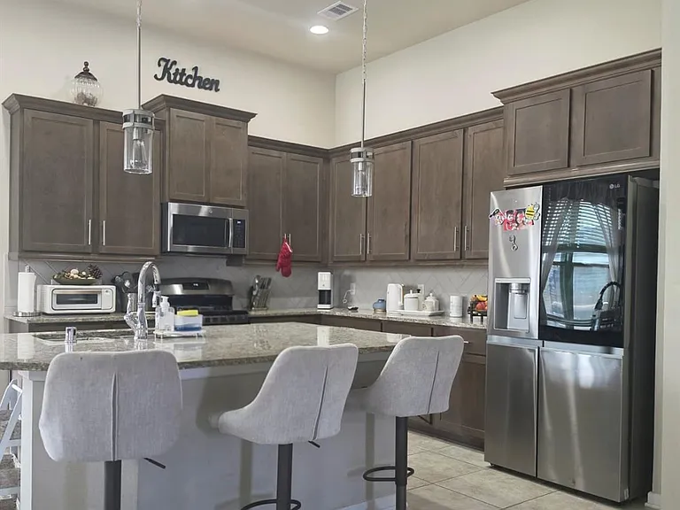 8411 Hunters Cliff Dr — Photo 7