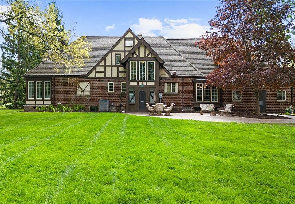 6736 Big Creek Pkwy, Middleburg Heights, OH 44130 | Zillow