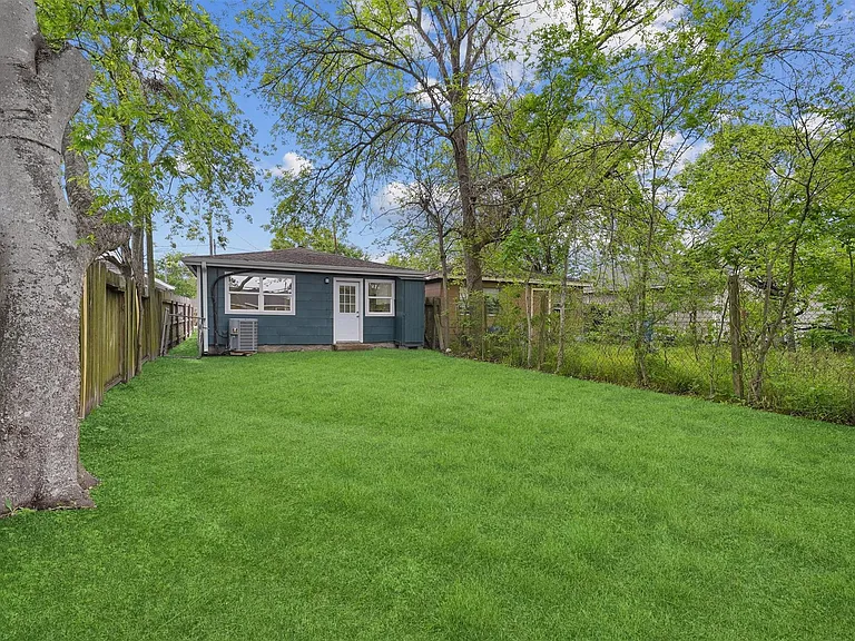 4630 Clover St — Photo 25