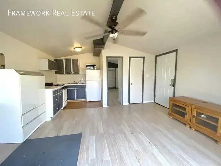 1358 Zephyr St #1358 — Photo 5