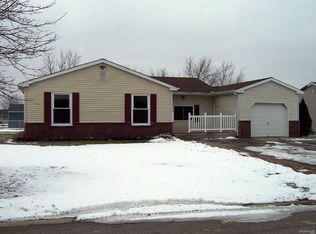 104 Rosewood Pl, Carey, OH 43316