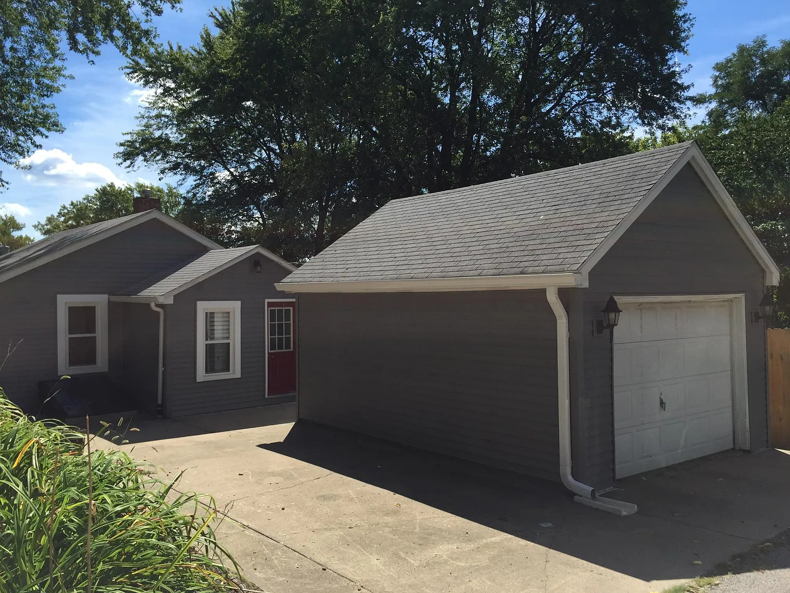 1 bed, 700 sqft, $1,100 — Photo 2
