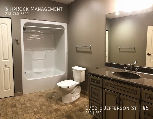 1702 E Jefferson St #5 — Photo 10