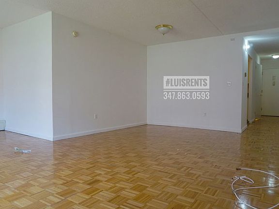 2nd image of 14026 Franklin Ave APT 5F