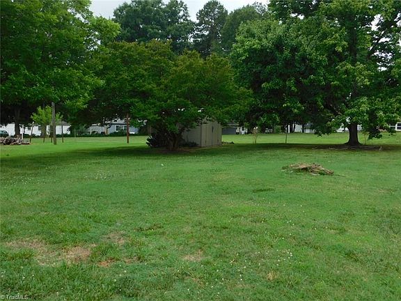 2nd image of 1222 Avondale Dr
