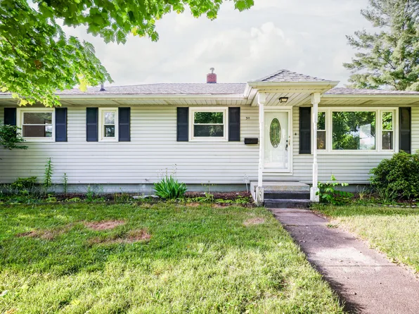 311 E Wayne St, Dowagiac, MI 49047