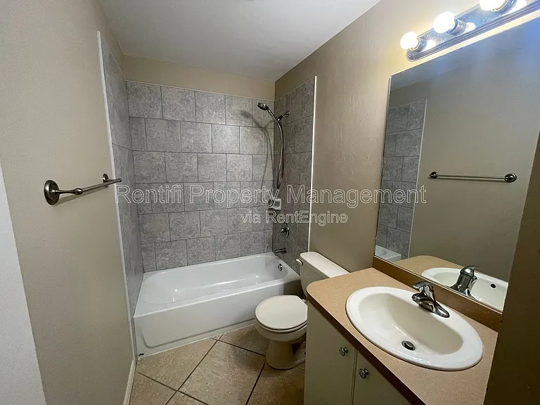 1710 SW 10th Pl — Photo 7