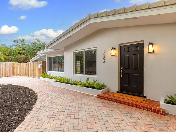 5th image of 2508 NE 27th Avenue