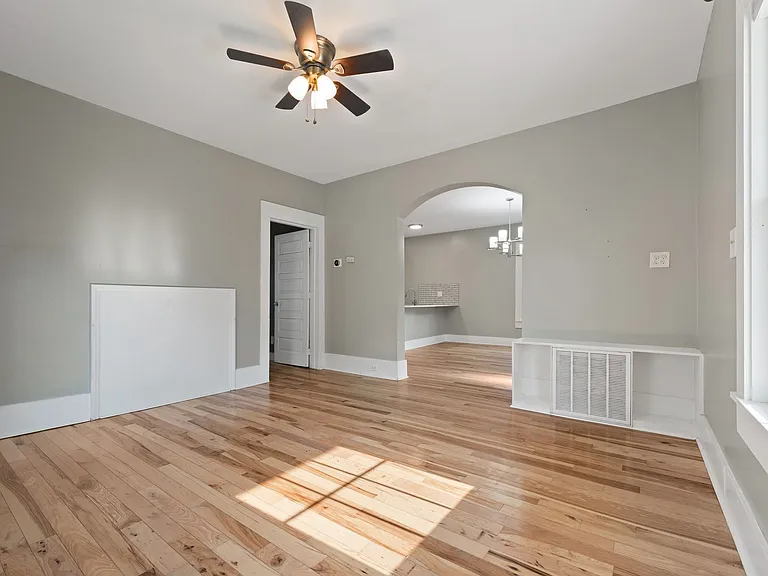 1103 Calvin St — Photo 10