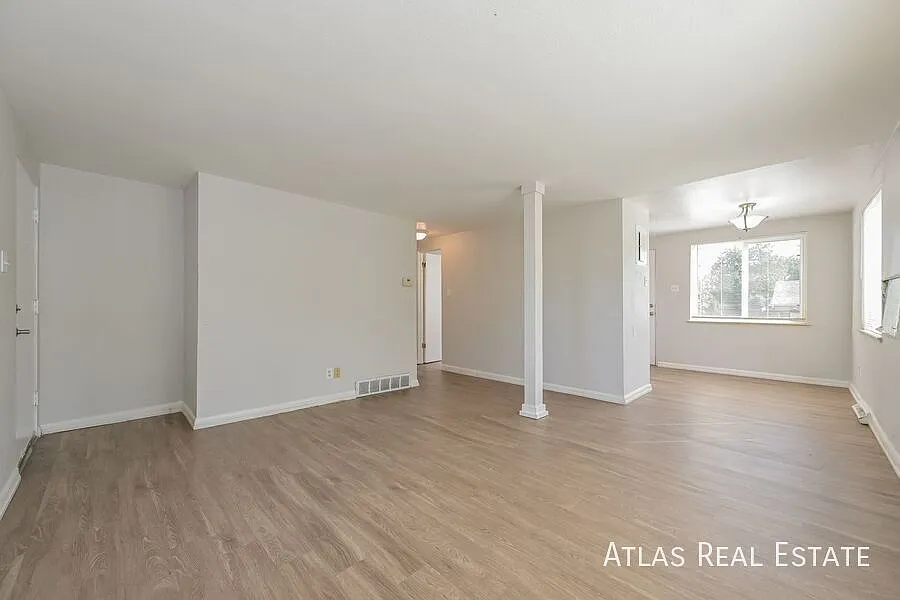 Save up to $1295! Large 2 Bed and 1 Bath Main Level Unit - Abundant Lighting, Hard Floors, Off St... — Photo 4