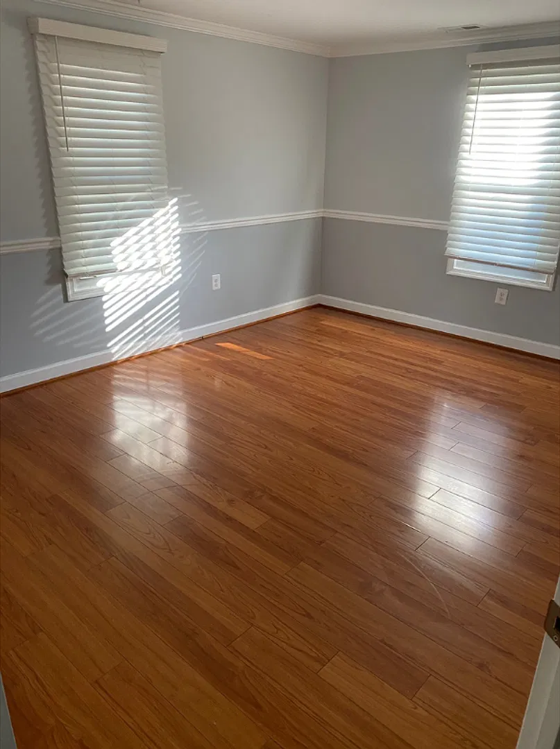 438 Main Street $750 Available (Shared Bath) — Photo 2