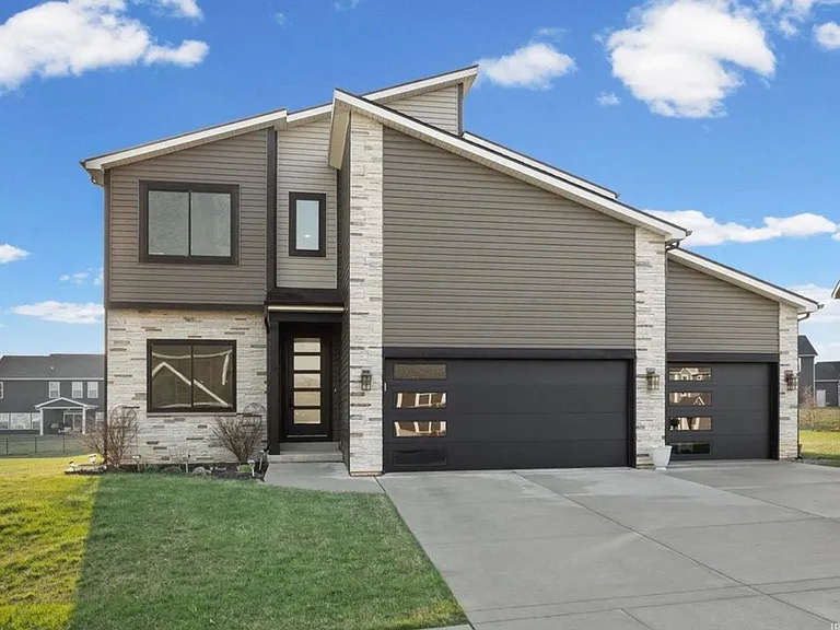 5335 Daffodil Dr — Photo 1