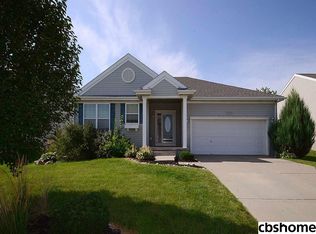 911 Port Royal Dr, Papillion, NE 68046