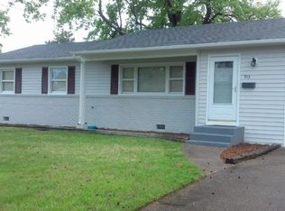 913 Stratford Hall Dr, Virginia Beach, VA 23452