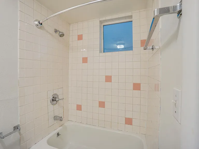 1827-1879 SW Cable Ave — Photo 10