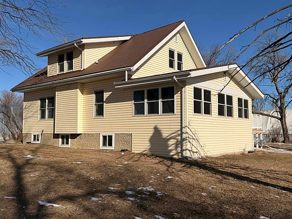 3rd image of 2660 470th St
