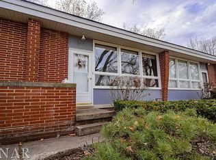 901 Reinthaler Rd APT 5, Bloomington, IL