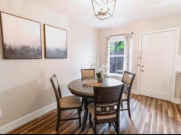 3rd image of 200 Laurel Dr APT A