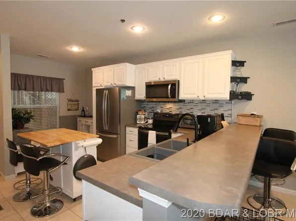 138 Oak Harbor Dr #1E, Camdenton, MO 65020